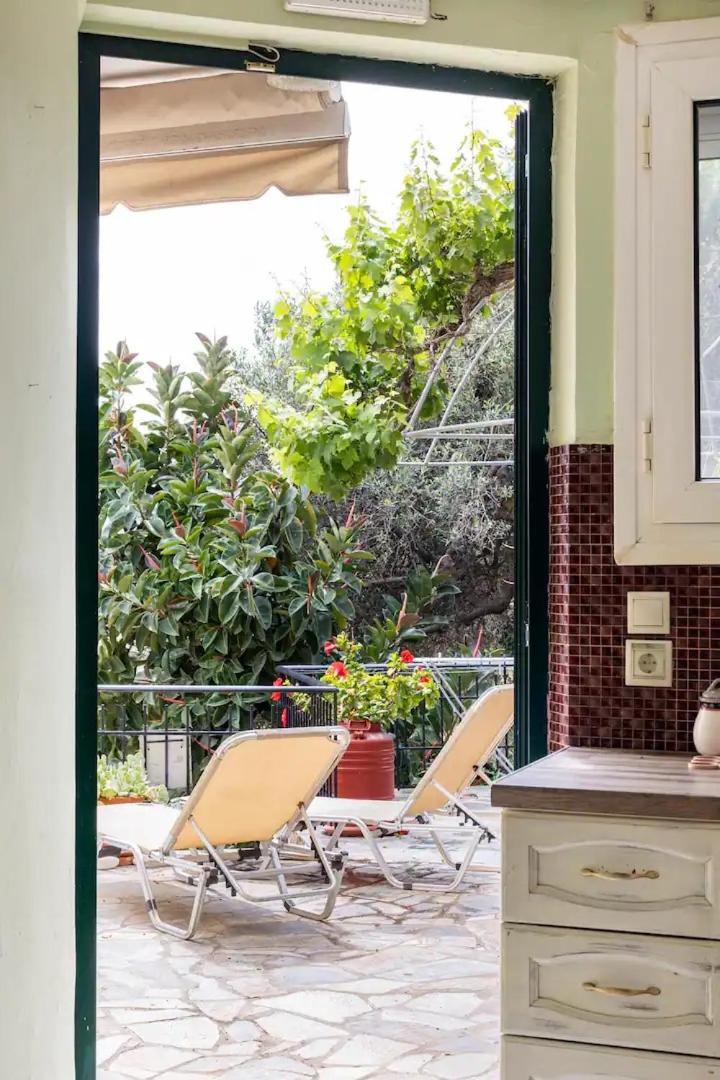 Erato Apartment In Argostoli Exterior foto
